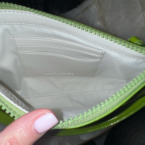 Marc Jacobs Glossy Green Crossbody/Shoulder Bag / NWOT / Rare ⭐️ / 2 straps! - Picture 6 of 14